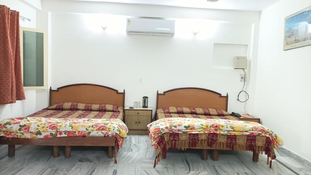 Hotel Siddharth Dehradun Zewnętrze zdjęcie