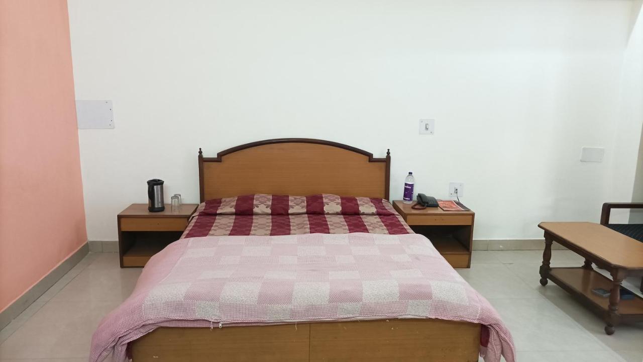 Hotel Siddharth Dehradun Zewnętrze zdjęcie