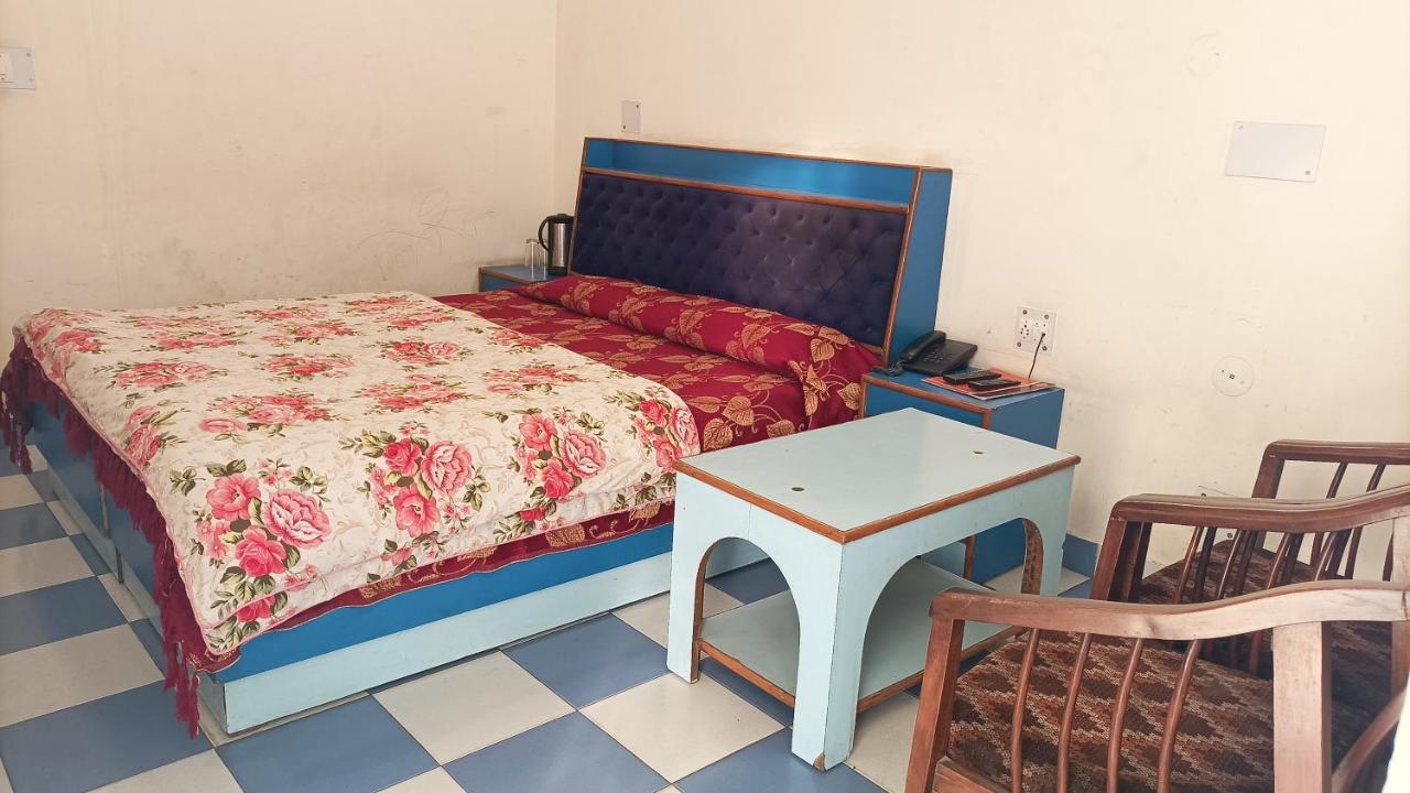 Hotel Siddharth Dehradun Zewnętrze zdjęcie