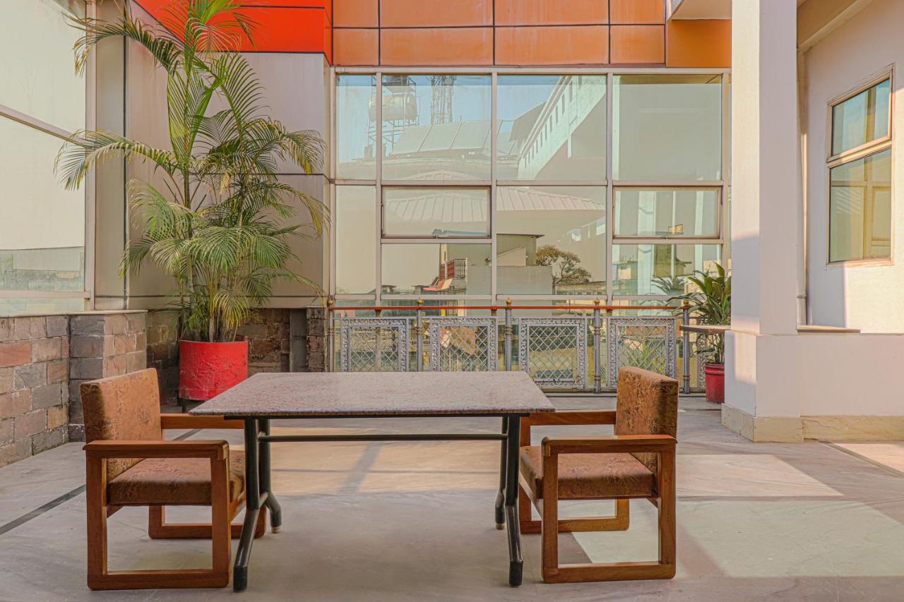 Hotel Siddharth Dehradun Zewnętrze zdjęcie